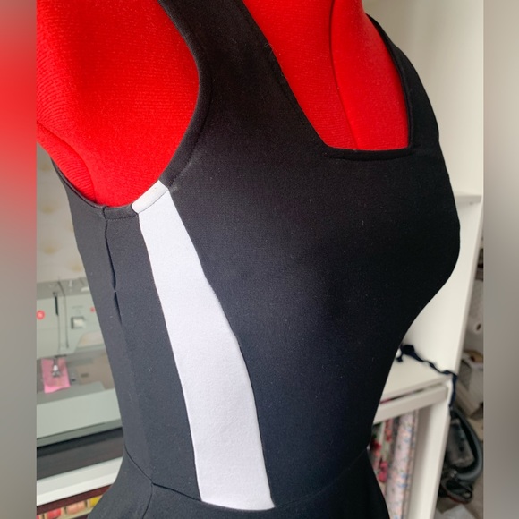 French Connection Fit and flare colour blocked dress - Picture 2 of 3